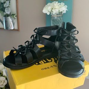 Cute black sandals for girls 💕 NWT!!!
